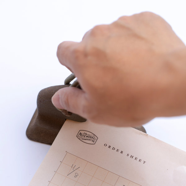 シングルの穴空けパンチ NOTEWORKS