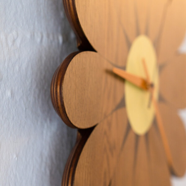 花型の時計 NOTEWORKS