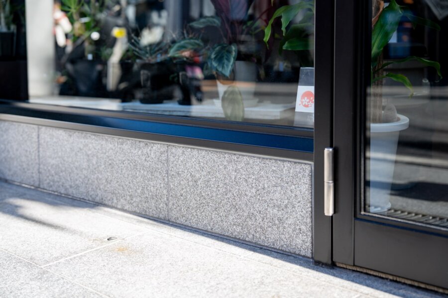 CALEE / NOTEWORKS 外壁・エントランス制作 12