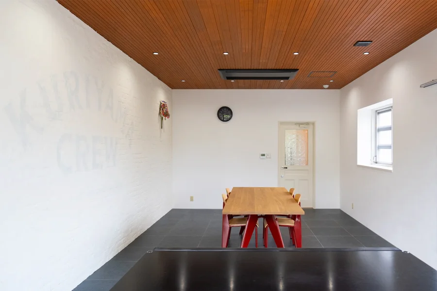 KURIYAMA CREW / NOTEWORKS 社長室・エントランスの制作 7