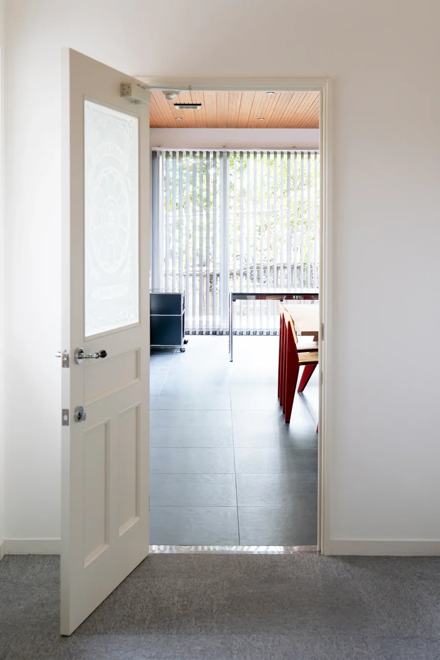 KURIYAMA CREW / NOTEWORKS 社長室・エントランスの制作 5