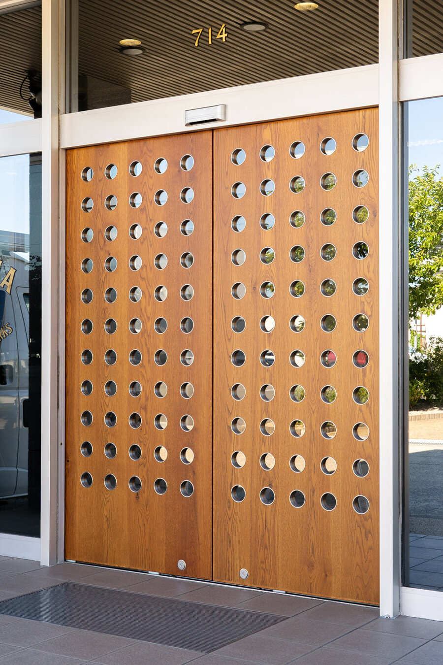 KURIYAMA CREW / NOTEWORKS エントランスドアの制作 1