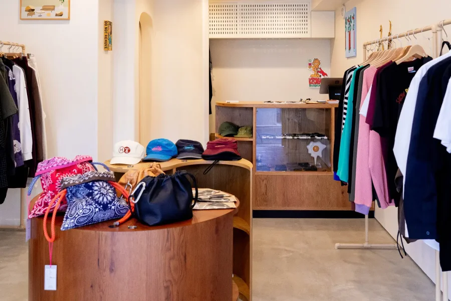 桜木商店 / NOTEWORKS アパレルショップ店舗内装・什器制作 2