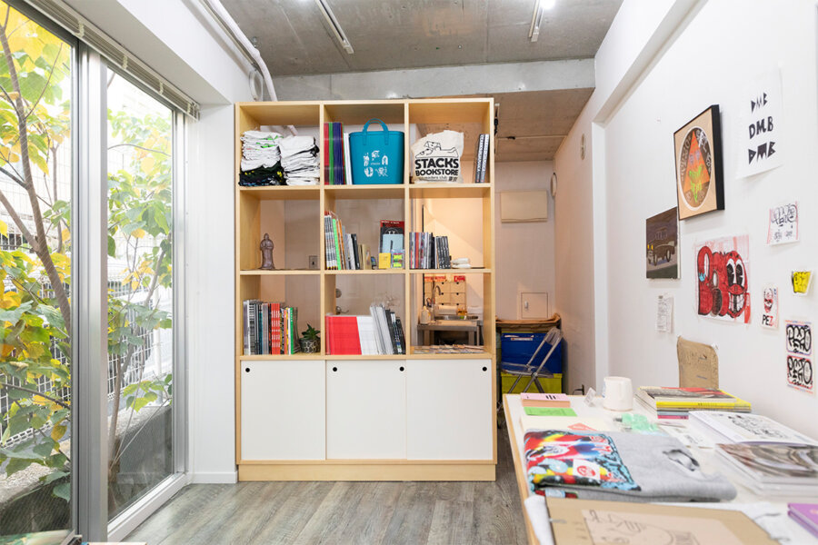 stacks bookstore / NOTEWORKS スタンドサイン・シェルフ製作 5