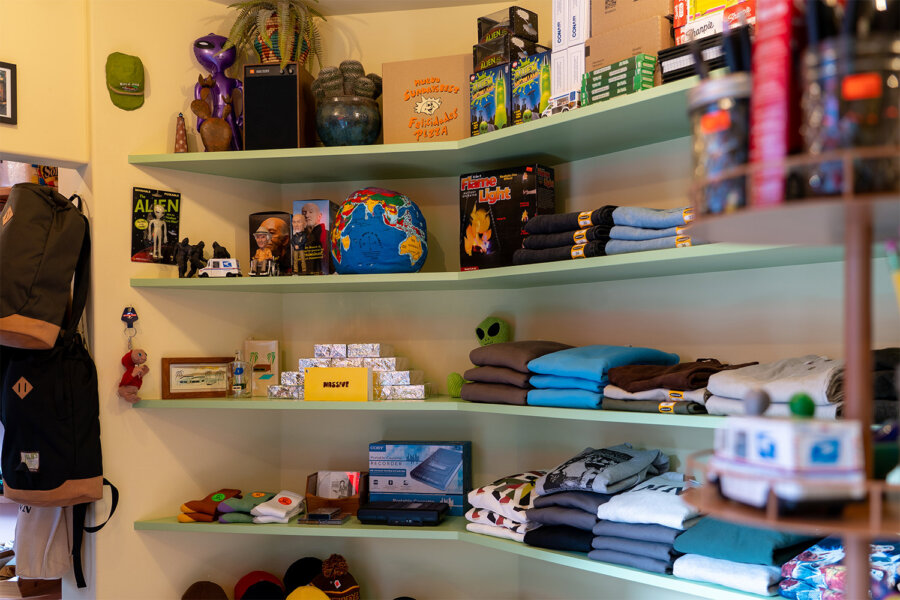 SUNDAYS BEST / NOTEWORKS アパレルショップ店舗内装・什器制作 7